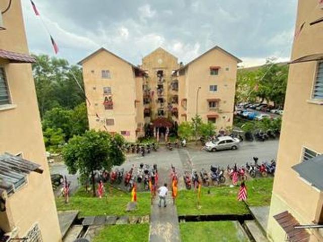 Flat for sale in Petaling, Subang Jaya