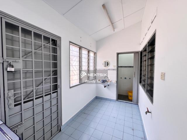 Residential House for sale in Barat Daya, George Town