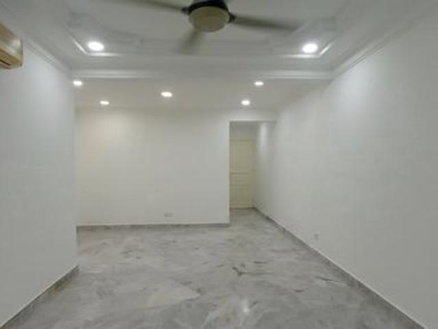 Apartment for sale in Petaling, Damansara Damai