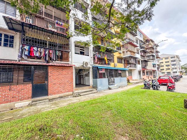 Flat for sale in Shah Alam, Petaling
