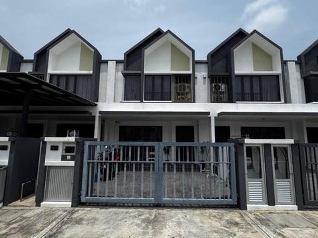 Terraced House for sale in Tanjong Sepat, Selangor