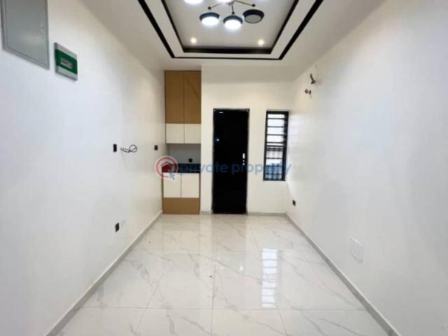 House for sale in Eti Osa, Lagos