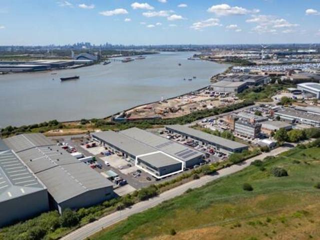 House for sale in Rainham, Greater London
