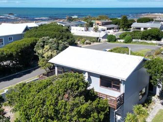 House for sale in Baardskeerdersbos, Western Cape