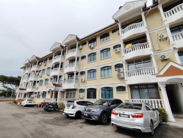 Apartment for sale in Malaka