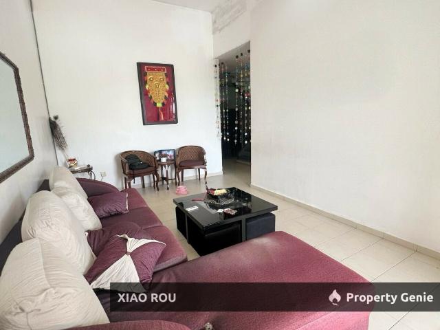 Terraced House for sale in Malaka