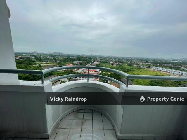 Condominium for sale in Malaka