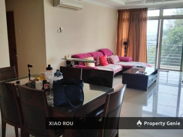 Condominium for sale in Malaka
