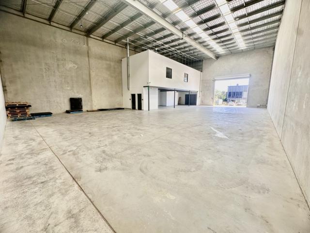 Warehouse for rent in Toombul, Queensland