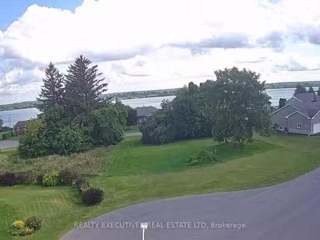 House for sale in Edwardsburgh cardinal, Ontario