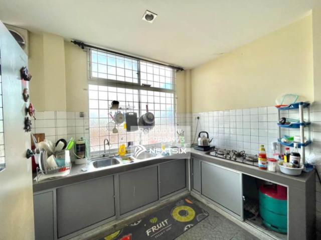 Shop for sale in Kuching