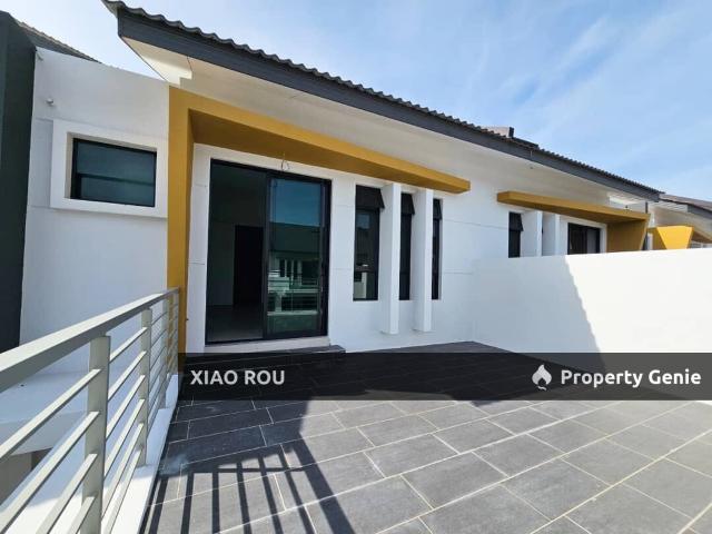 Terraced House for sale in Malaka
