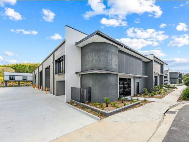 Warehouse for rent in Toombul, Queensland