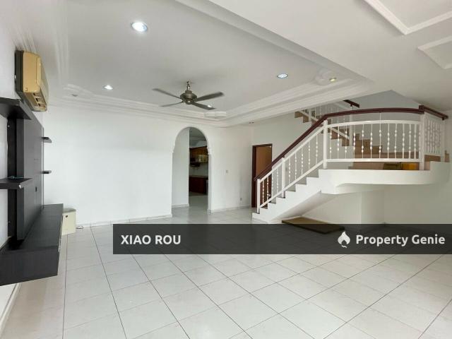 Terraced House for sale in Malaka