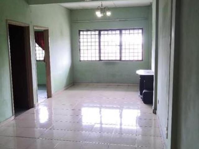 Flat for sale in Seri Kembangan, Majlis Bandaraya Subang Jaya
