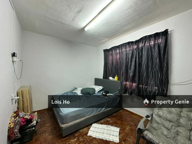 Flat for sale in Malaka