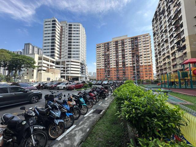 Apartment for sale in Country Heights Damansara, Kuala Lumpur