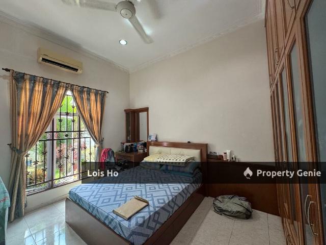 Terraced House for sale in Malaka