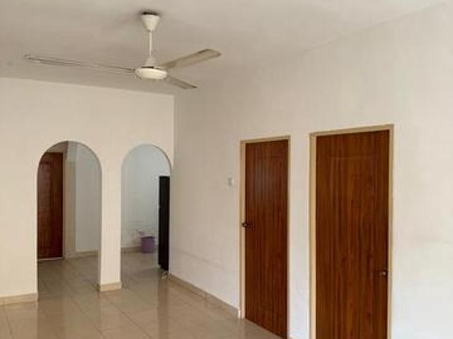 Flat for sale in Petaling, Subang Jaya