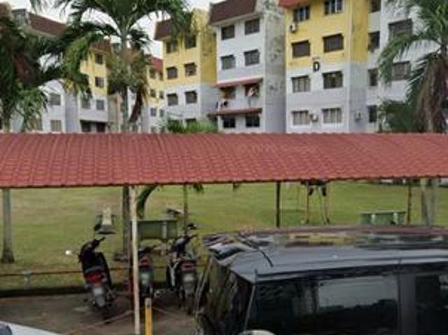 Flat for sale in Malaka