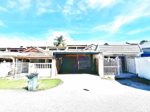 Terraced House for sale in Langat, Selangor