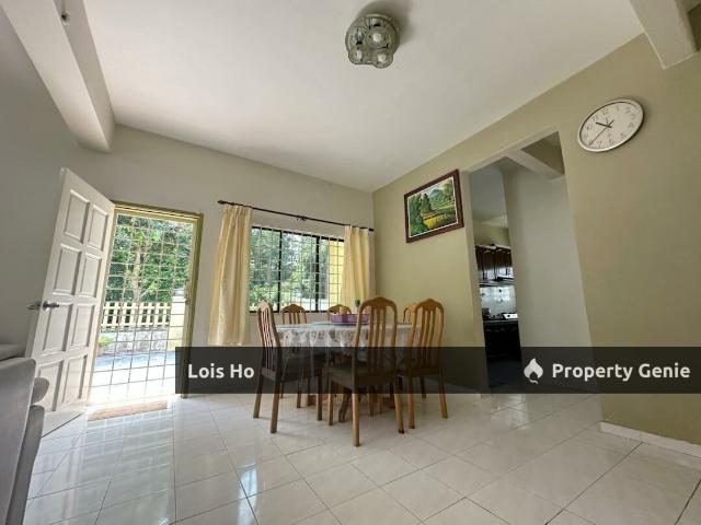 Terraced House for sale in Malaka