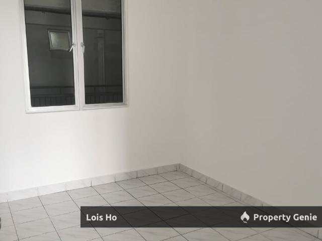 Condominium for sale in Malaka