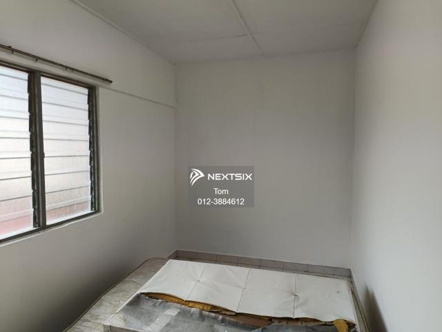 Residential House for sale in Long Miri