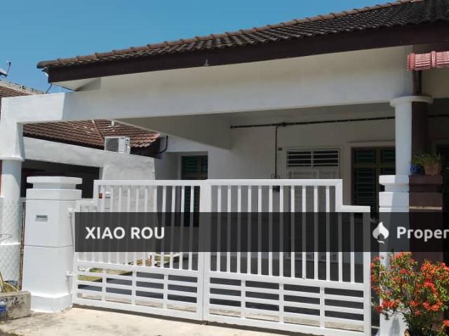 Terraced House for sale in Malaka