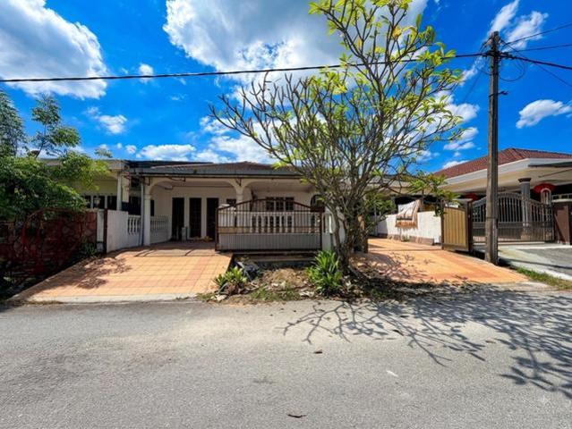 Residential House for sale in Kajang, Langat