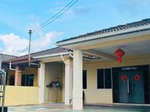Residential House for sale in Kuching, Bahagian Kuching