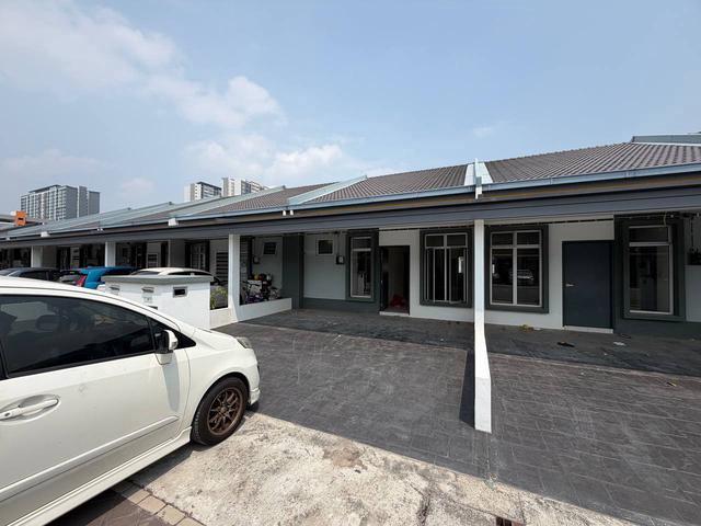 Terraced House for sale in Tanjong Sepat, Selangor