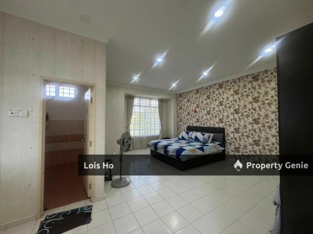 Terraced House for sale in Malaka