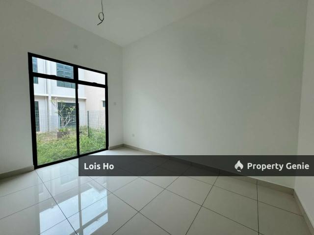 Terraced House for sale in Malaka