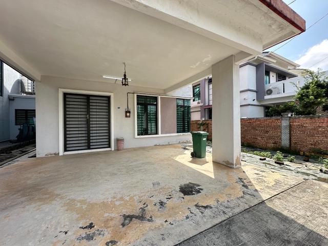 Residential House for sale in Malaka
