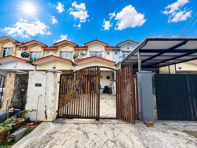 Terraced House for sale in Ulu Tiram, Johor