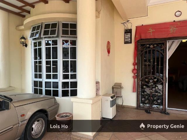 Terraced House for sale in Malaka
