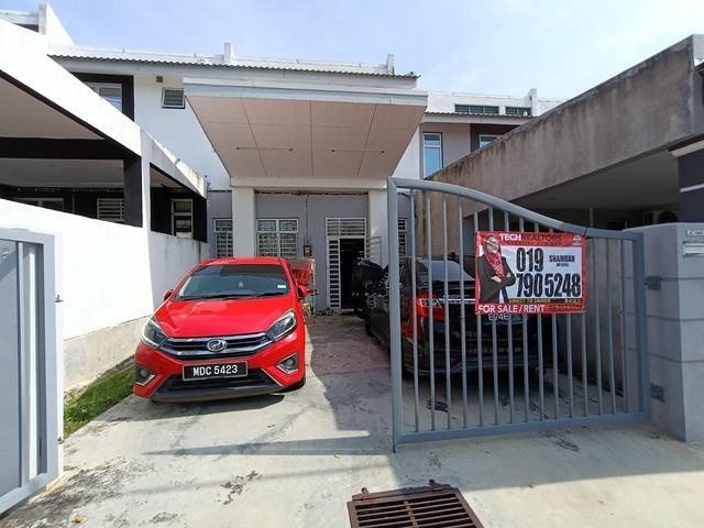 Terraced House for sale in Malaka