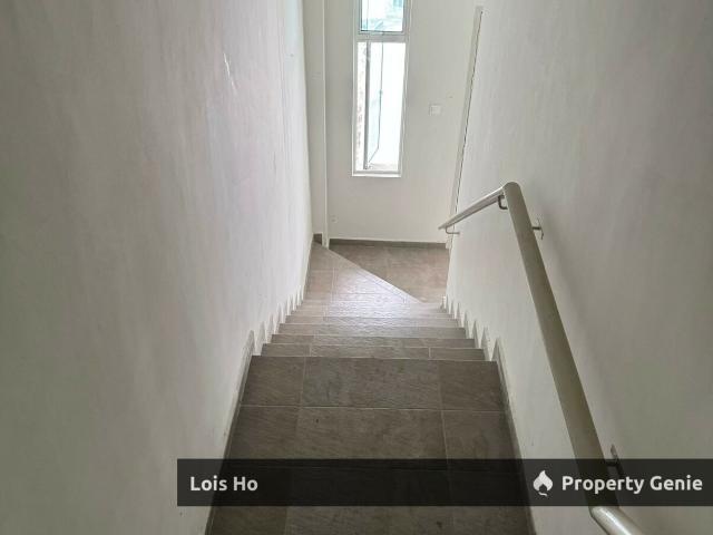 Terraced House for sale in Malaka