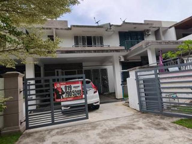 Terraced House for sale in Malaka