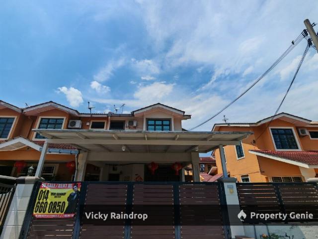 Terraced House for sale in Malaka