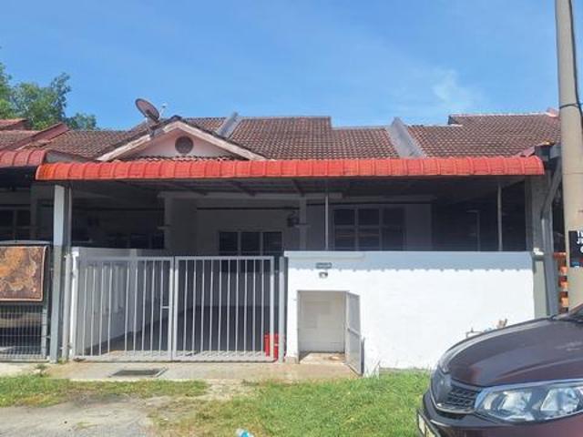 Terraced House for sale in Kuala Selangor, Selangor