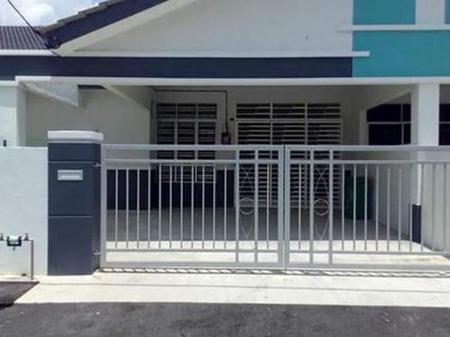 Terraced House for sale in Malaka