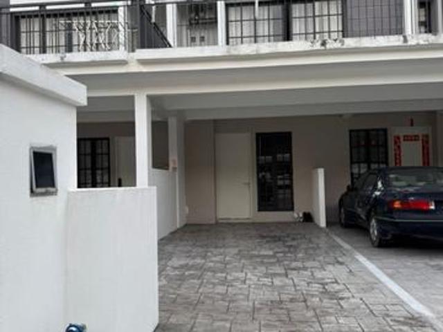 Townhouse for sale in Tanjong Sepat, Selangor