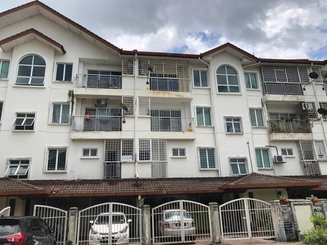 Townhouse for sale in Petaling, Subang Jaya