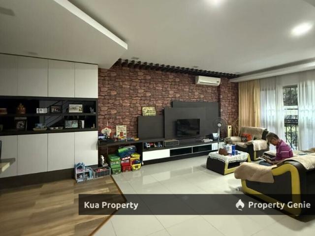 Townhouse for sale in Taman Uni-Central, Kampung Sungai Jernang