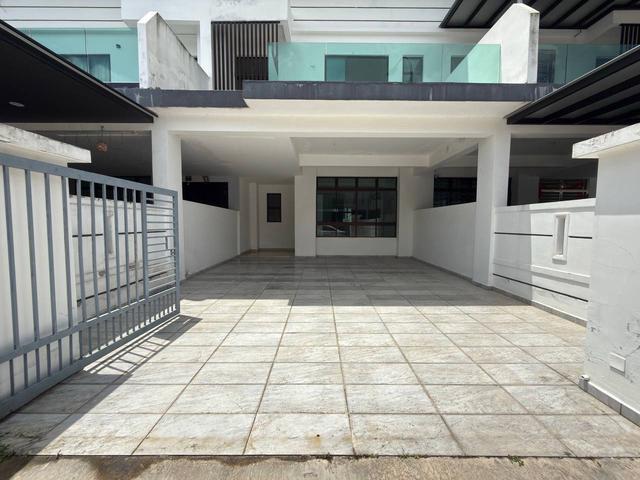 Terraced House for sale in Ulu Tiram, Johor