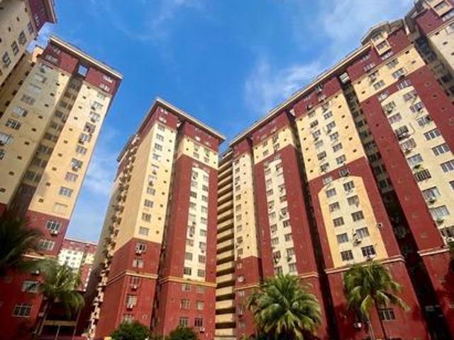 Apartment for sale in Petaling, Damansara Damai