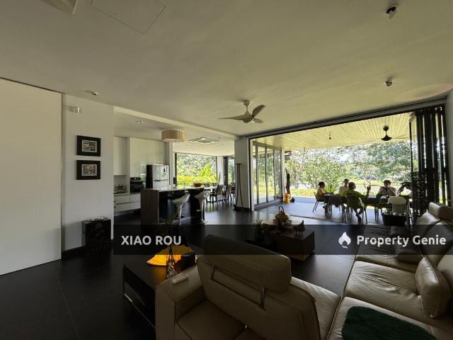 Bungalow for sale in Malaka