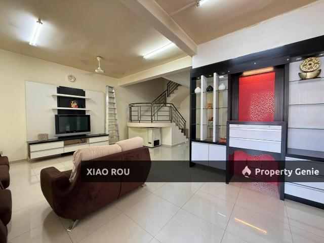 Terraced House for sale in Malaka
